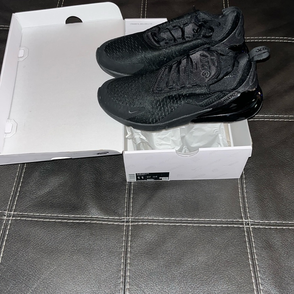 Black Nike Women’s 270’s
